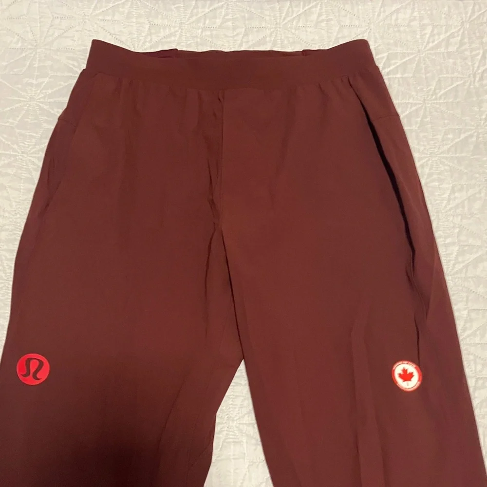 lululemon athletica Men's Maroon Joggers size medium Canada Olympics - Picture 2 of 10